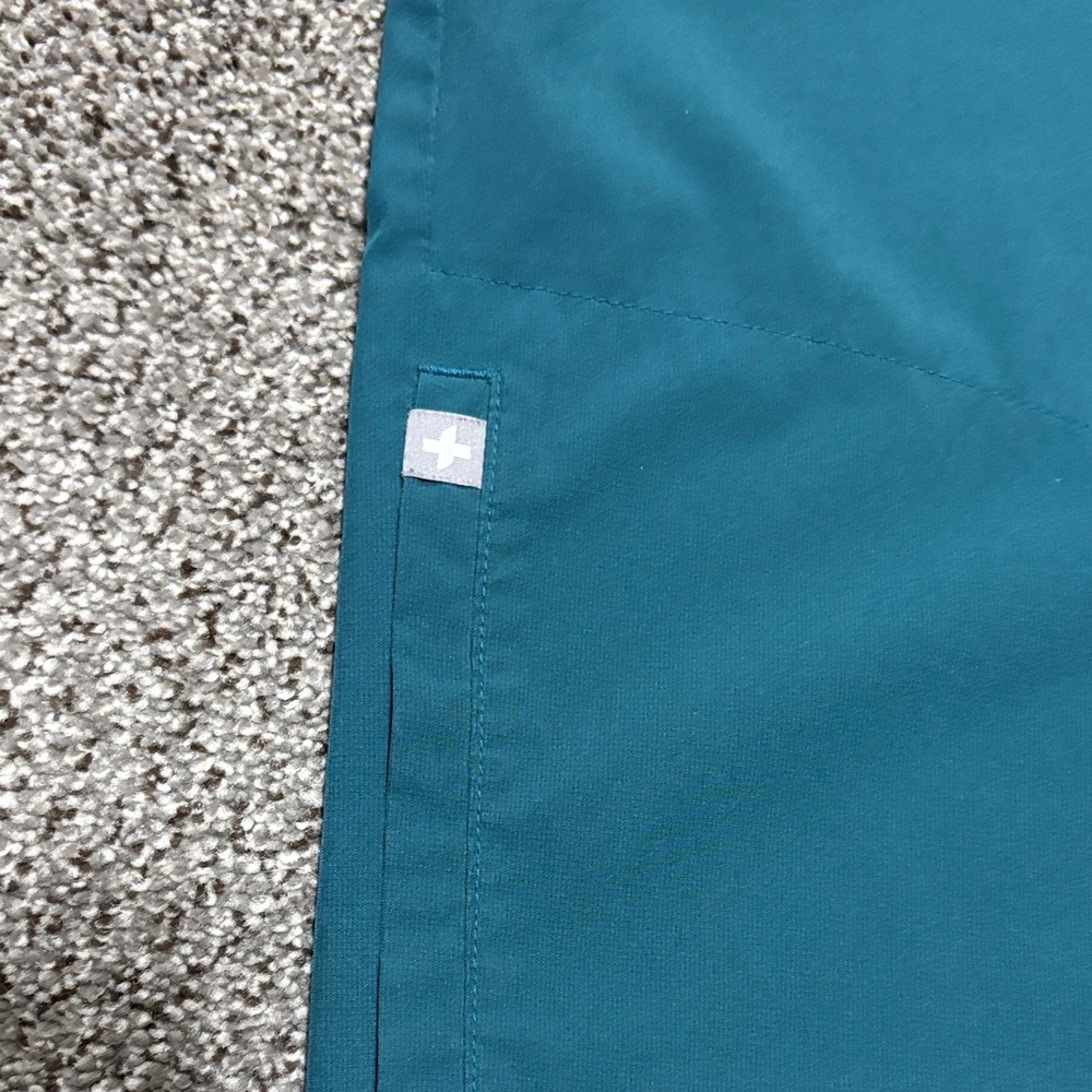 Figs Women's Teal Scrub Set with Aqua Drawstrings Fionx Material - Picture 8 of 12